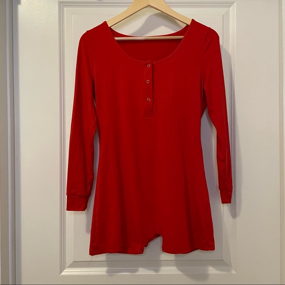 ❤️Scarlet Butt Flap Romper - Picture 4 of 4